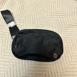 Lulu lemon everywhere belt bag